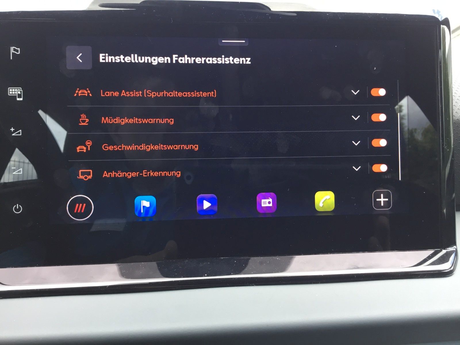 Fahrzeugabbildung SEAT Arona 1.0 TSI Style DSG+AHK+ACC+Navi+Kamera
