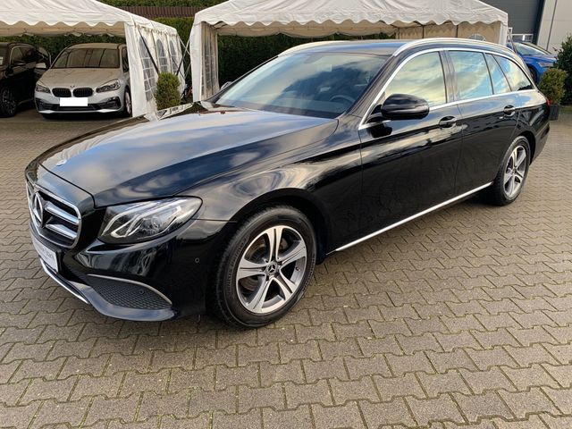 Fahrzeugabbildung Mercedes-Benz E 220 Td 9GTronic+Avantgarde+LED+Navi+Kamera+AHK