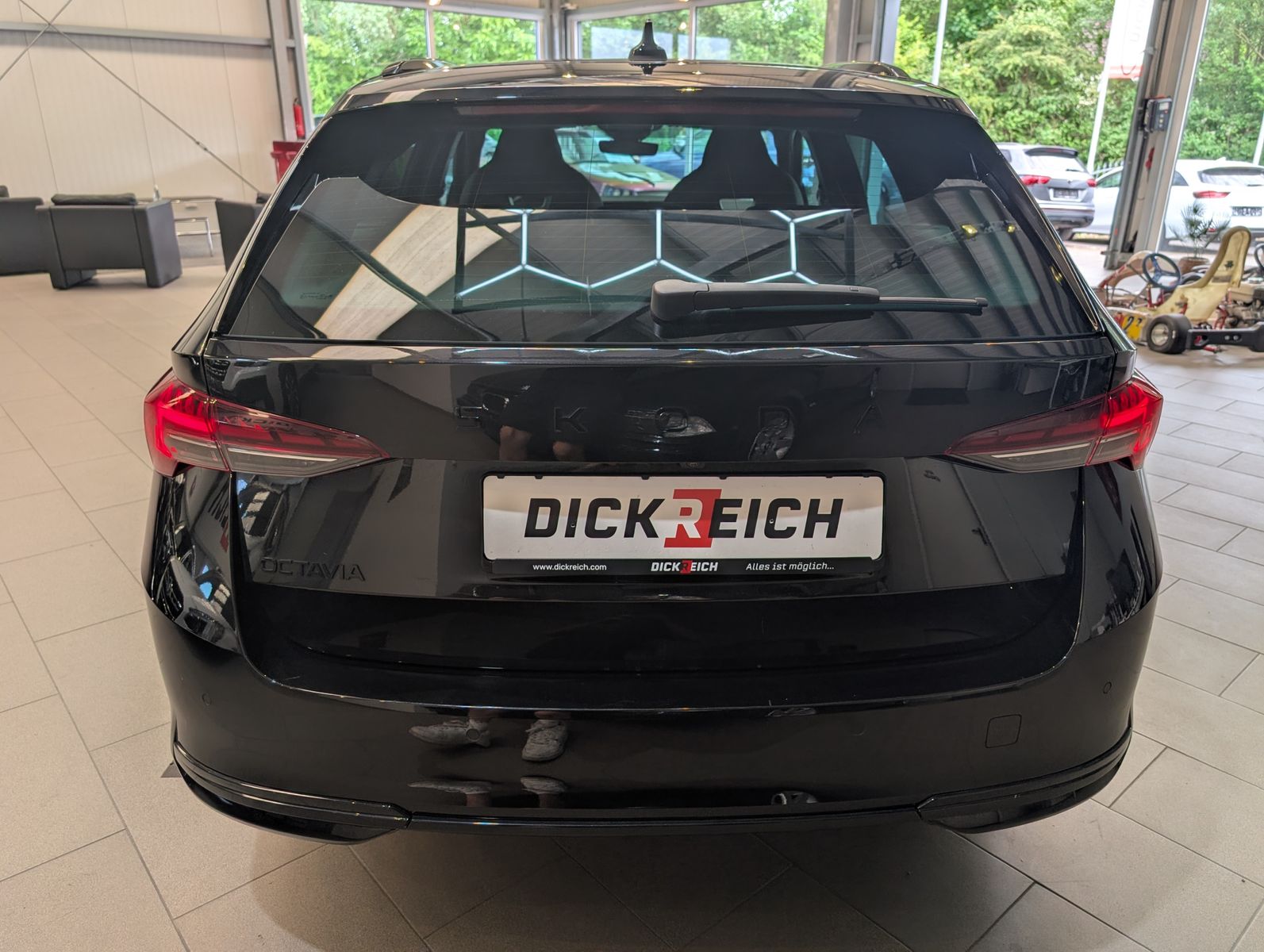 Fahrzeugabbildung SKODA Octavia 2.0 TDI Sportline Matrix Canton AHK 5J.G