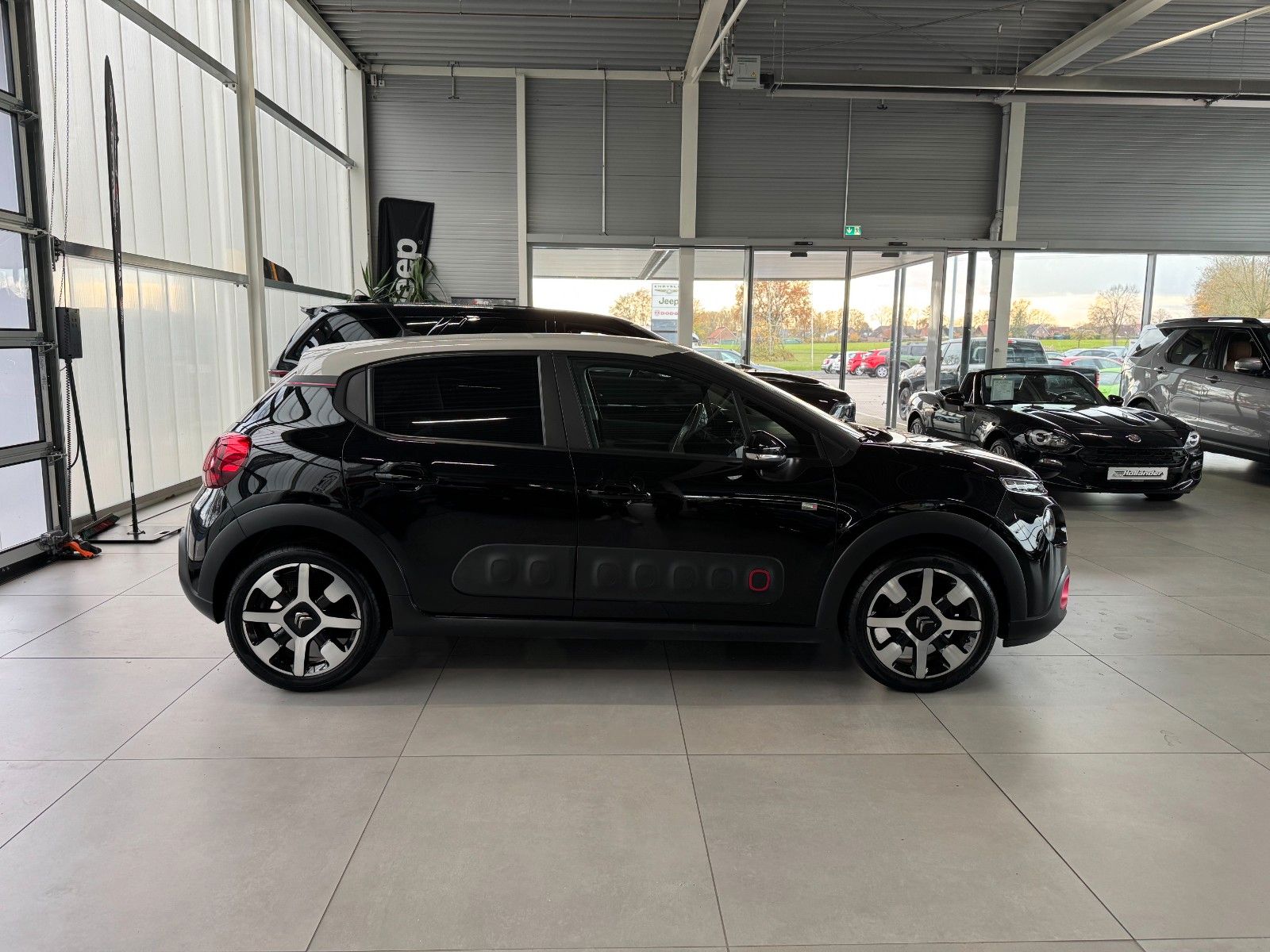 Fahrzeugabbildung Citroën C3 1.2 PurTech ELLE "DAB Navigation Kamera LM"