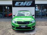 Skoda Octavia RS Combi 2.0 TSI - Skoda Octavia: Grün