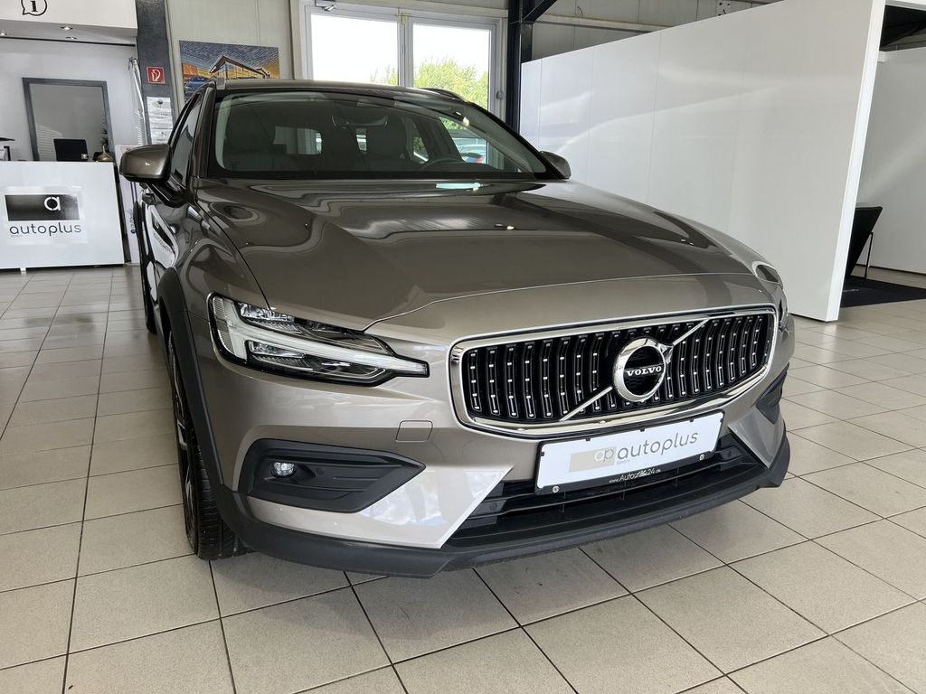 Volvo V60 Cross Country V60 CC B5 Pro AWD ACC BLIS Kamera Leder WinterPk