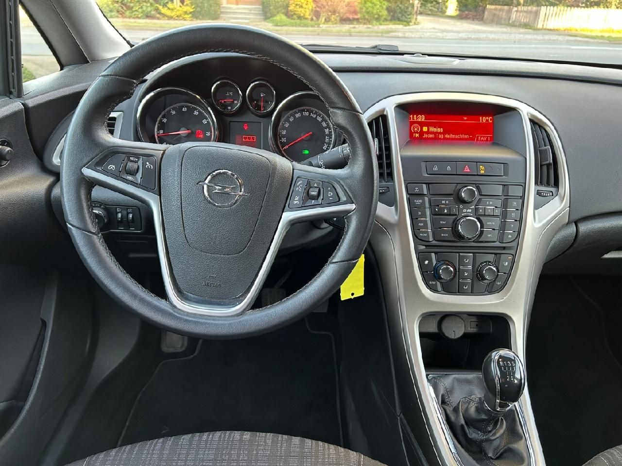 Fahrzeugabbildung Opel Astra J 1,6 Enjoy