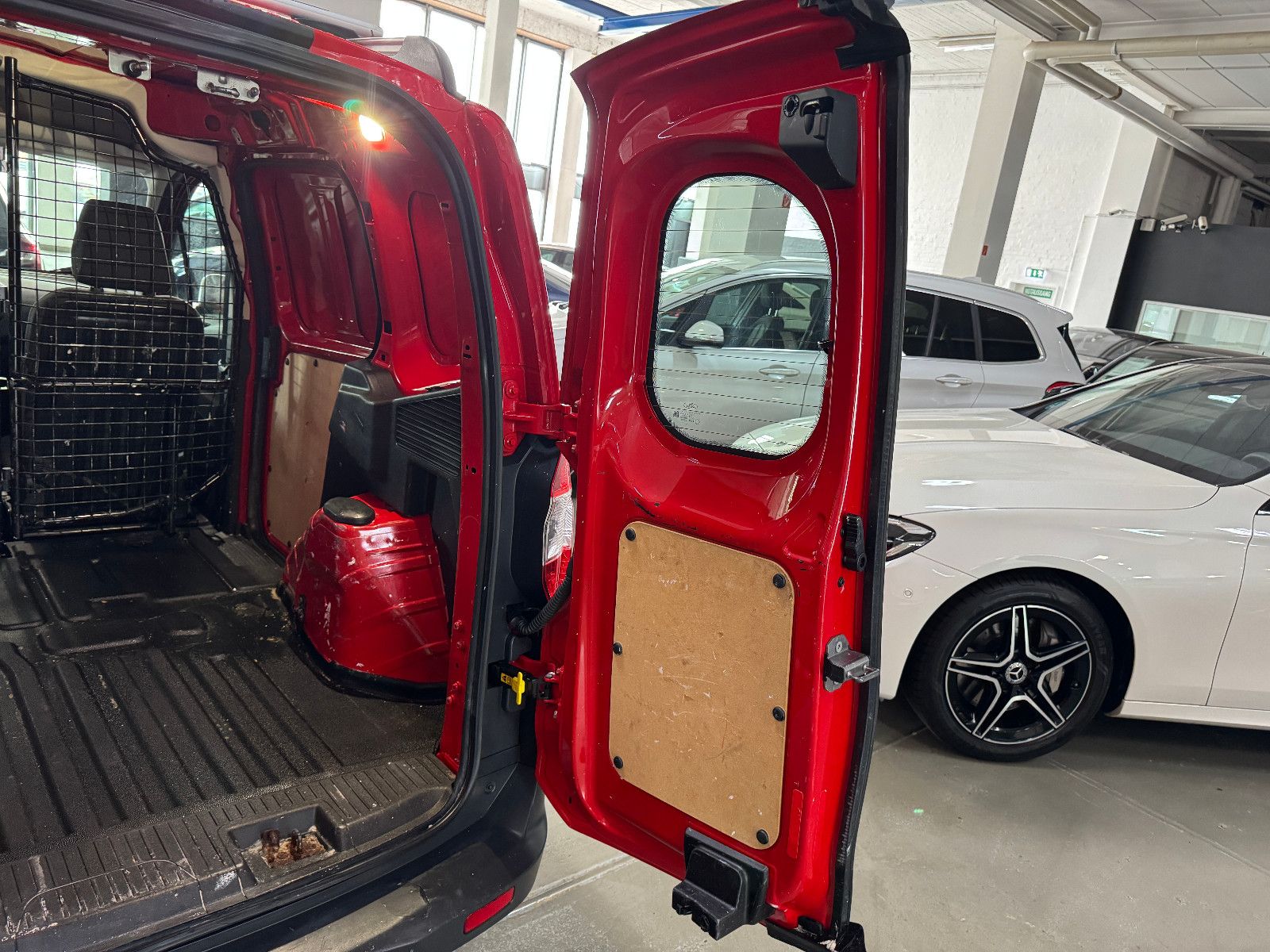 Fahrzeugabbildung Ford Tourneo Courier 1.5 TDCI TREND SERVICE & TÜV NEU