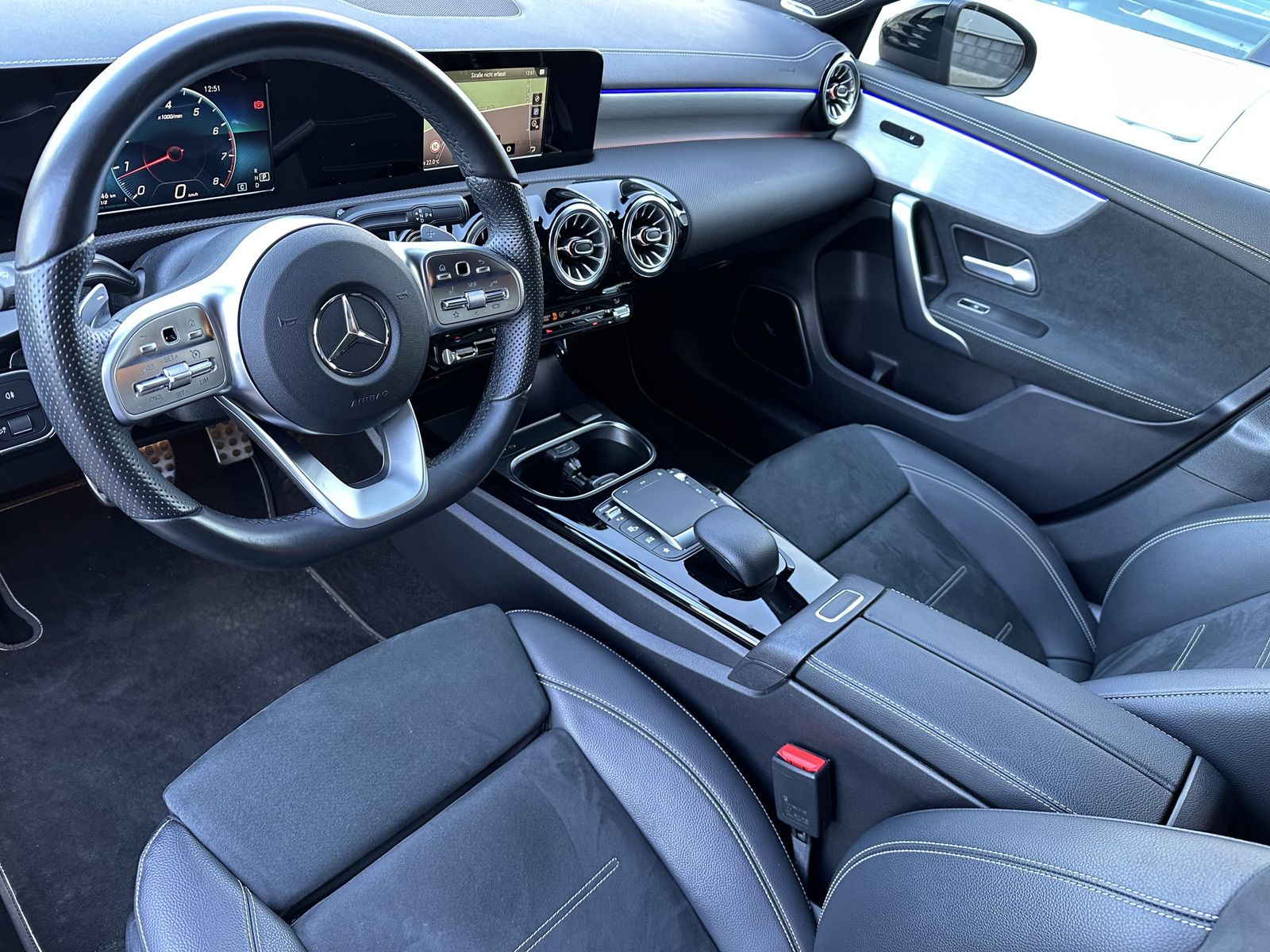 Fahrzeugabbildung Mercedes-Benz A 250 Edition 2020 NAV+LED+BURMESTER+18ZO+KAMERA