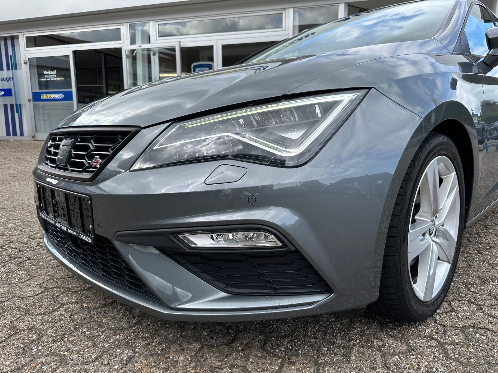 Fahrzeugabbildung SEAT Leon ST 1.4 TSI ACT FR LED/GRA/SHZG/EPH