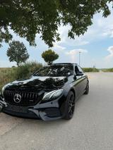 Mercedes-Benz Mercedes Benz E350e Widescreen AMG 20zoll - Mercedes-Benz E 350 in Freiburg