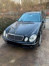 Mercedes-Benz Mercedes E500 4matic Kombi fast Vollaussta... - Mercedes-Benz E 500 aus 2004: 4matic
