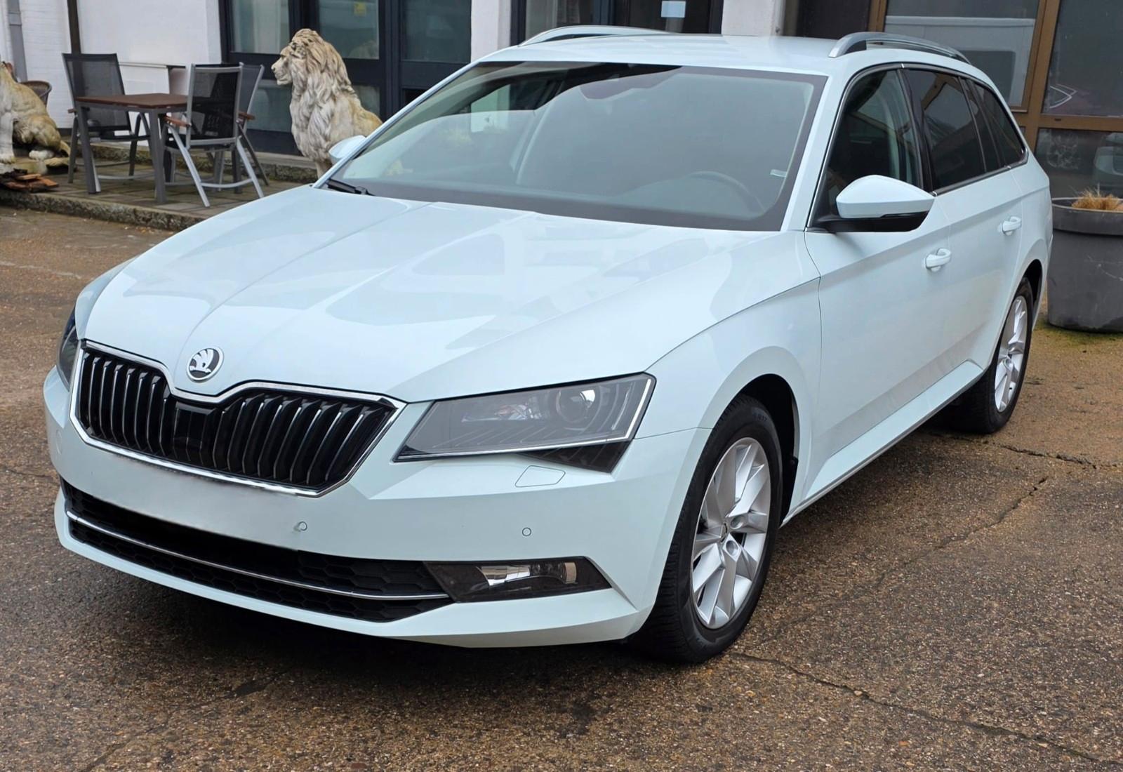 Skoda Superb  2.0/Navi/SHZ/Ab.Tempo/LED/220PS/Garantie