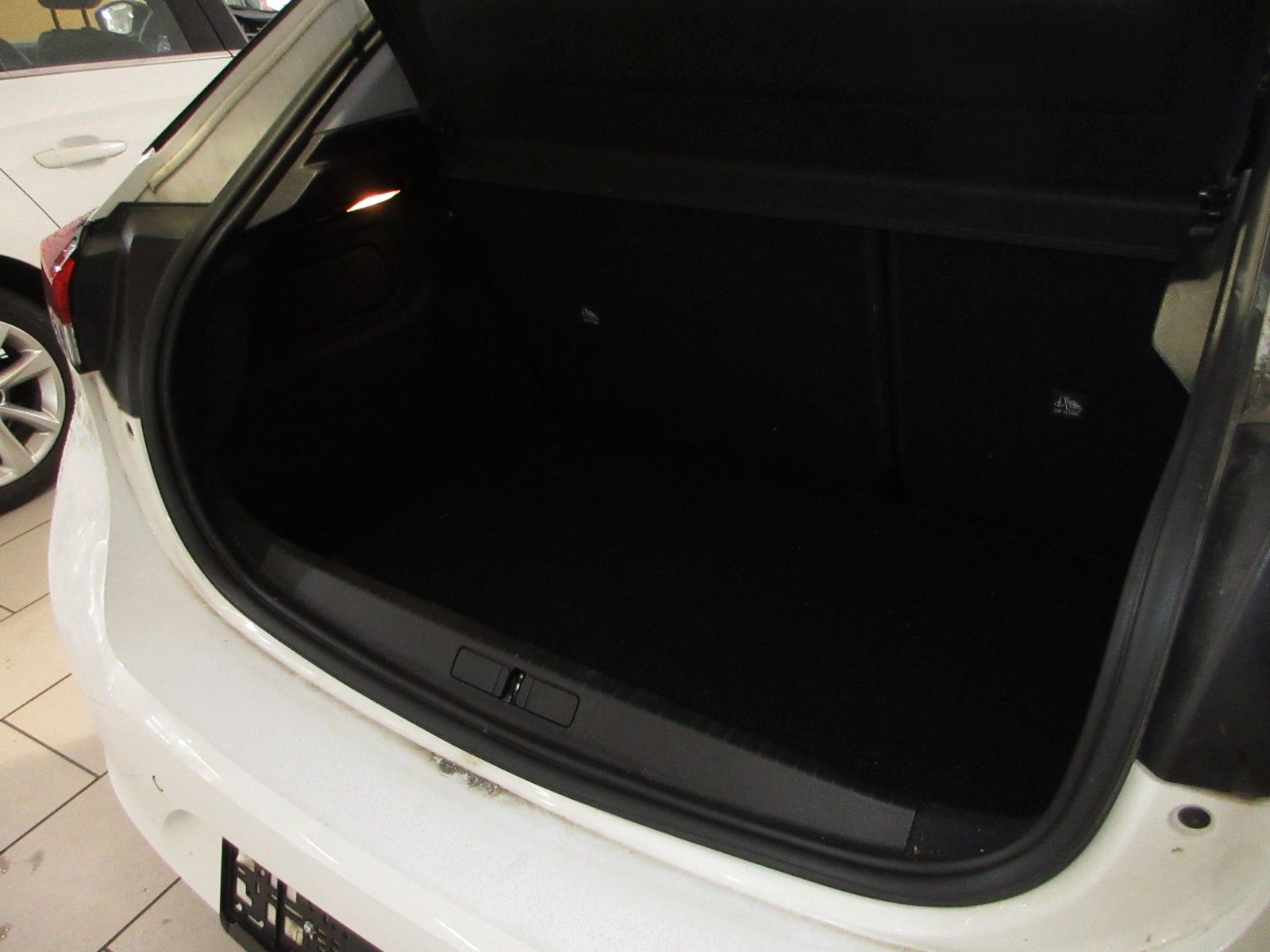 Fahrzeugabbildung Opel Corsa F Edition 1.2T  NAVI/PDC/ALU/MULTIMEDIA