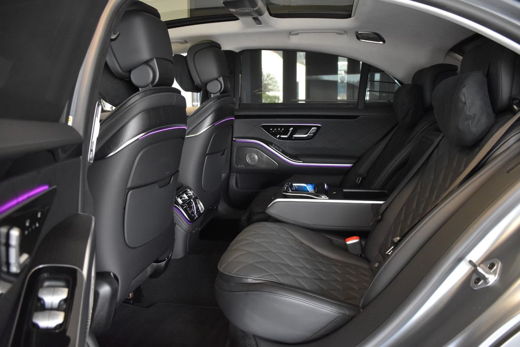 MERCEDES-BENZ S-Class 2022