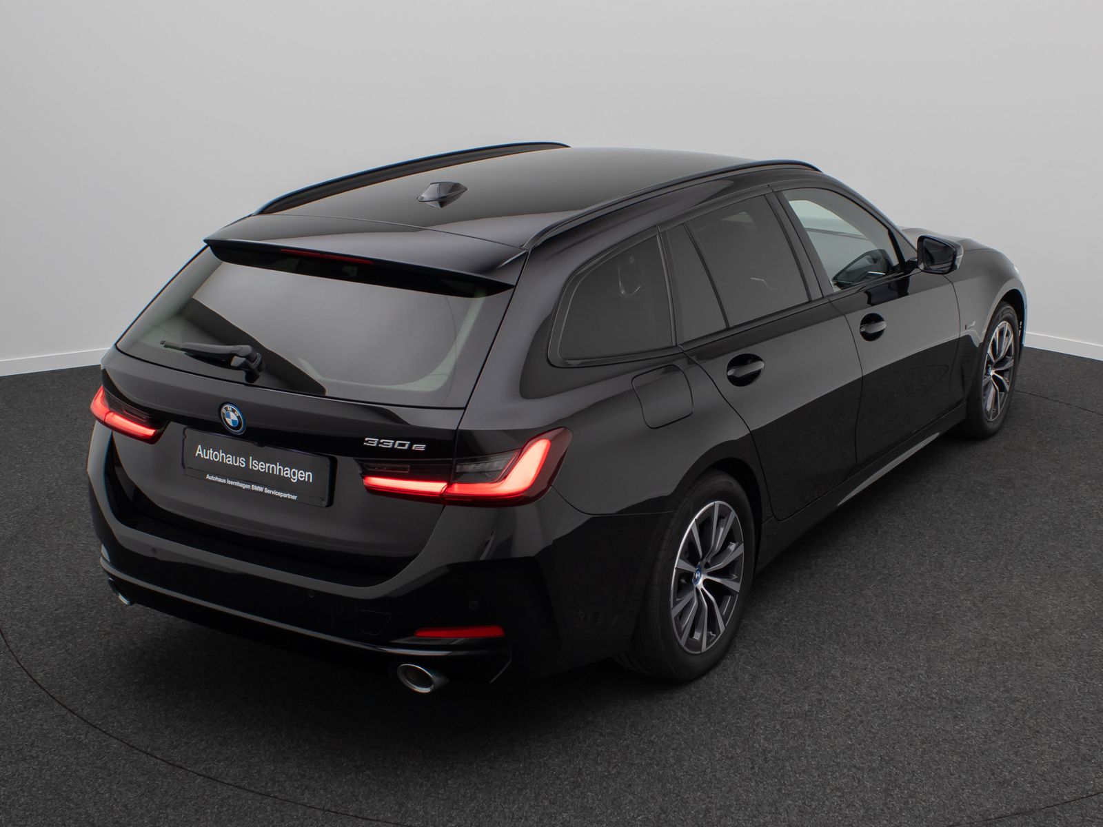 Fahrzeugabbildung BMW 330e Kamera DAB Stop&Go AHK Sport Fernlichtassis