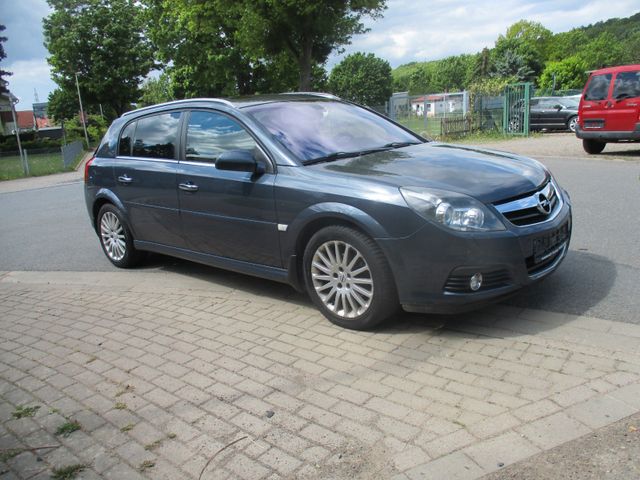 Opel Signum Cosmo Plus/Autom+Leder+Navi+AHK+eSSD!!!