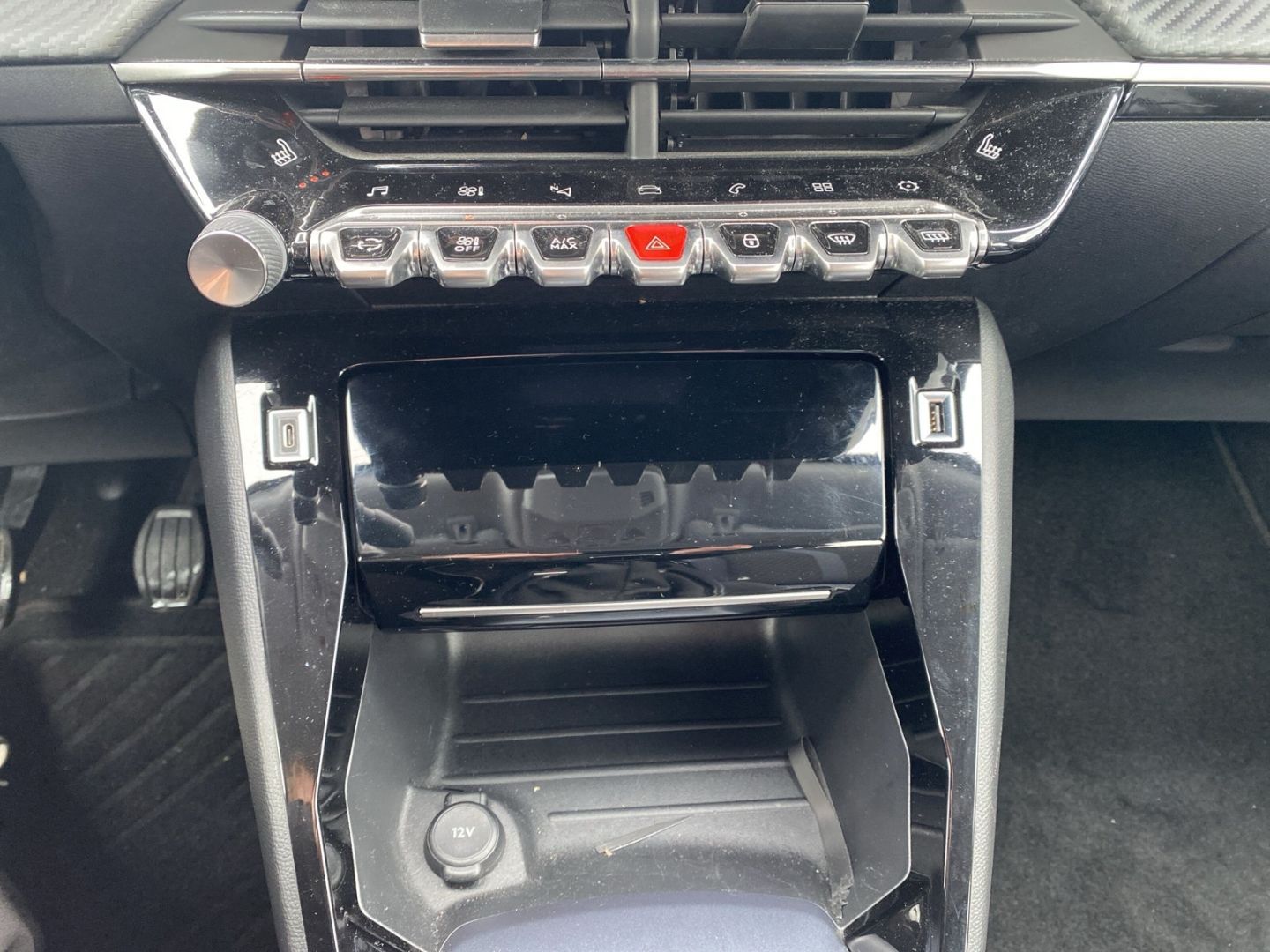 Fahrzeugabbildung Peugeot 2008 Allure 1.2 PureTech 130 EU6d *GT-Line Paket