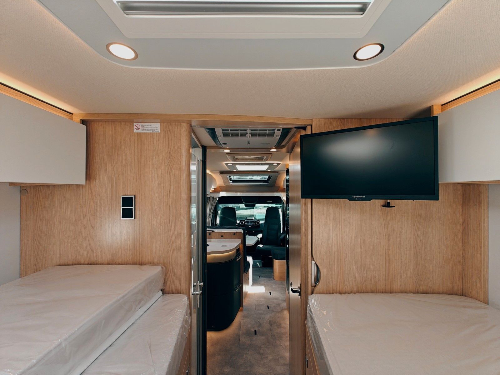 Fahrzeugabbildung HYMER / ERIBA / HYMERCAR B - KLASSE ML T 780 BLACKLINE