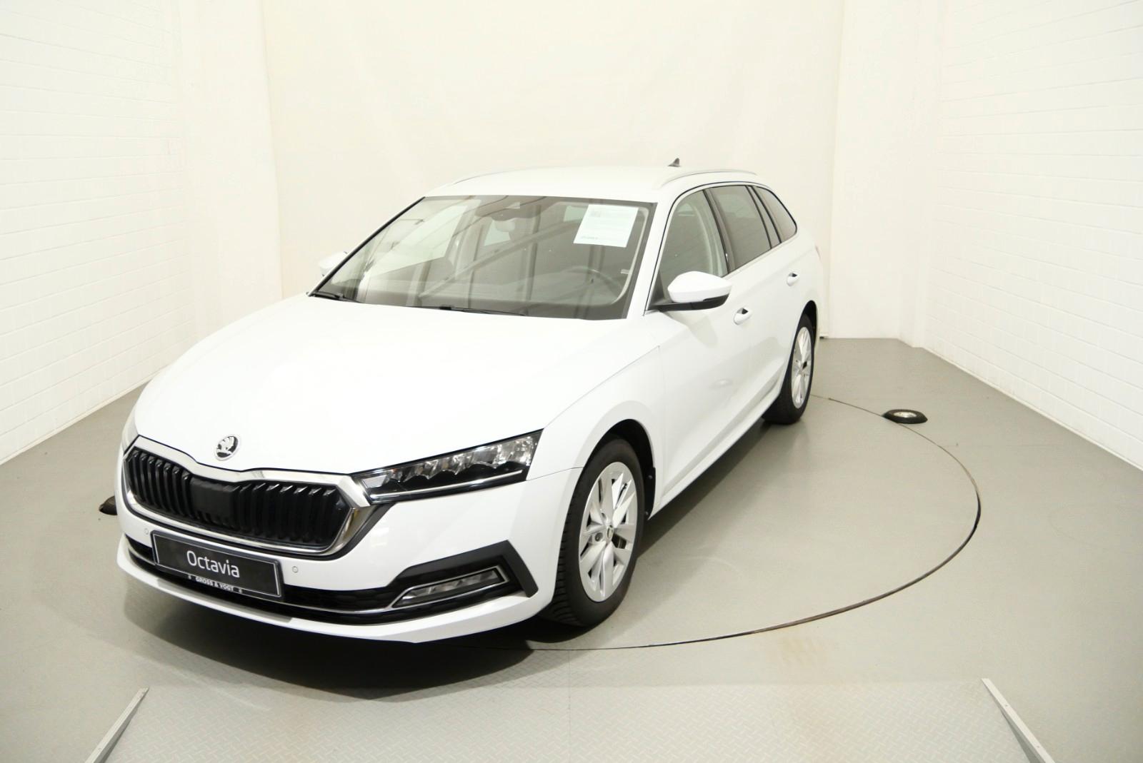 Skoda Octavia Combi Style 2,0 TDI DSG NAVI LED Kamera