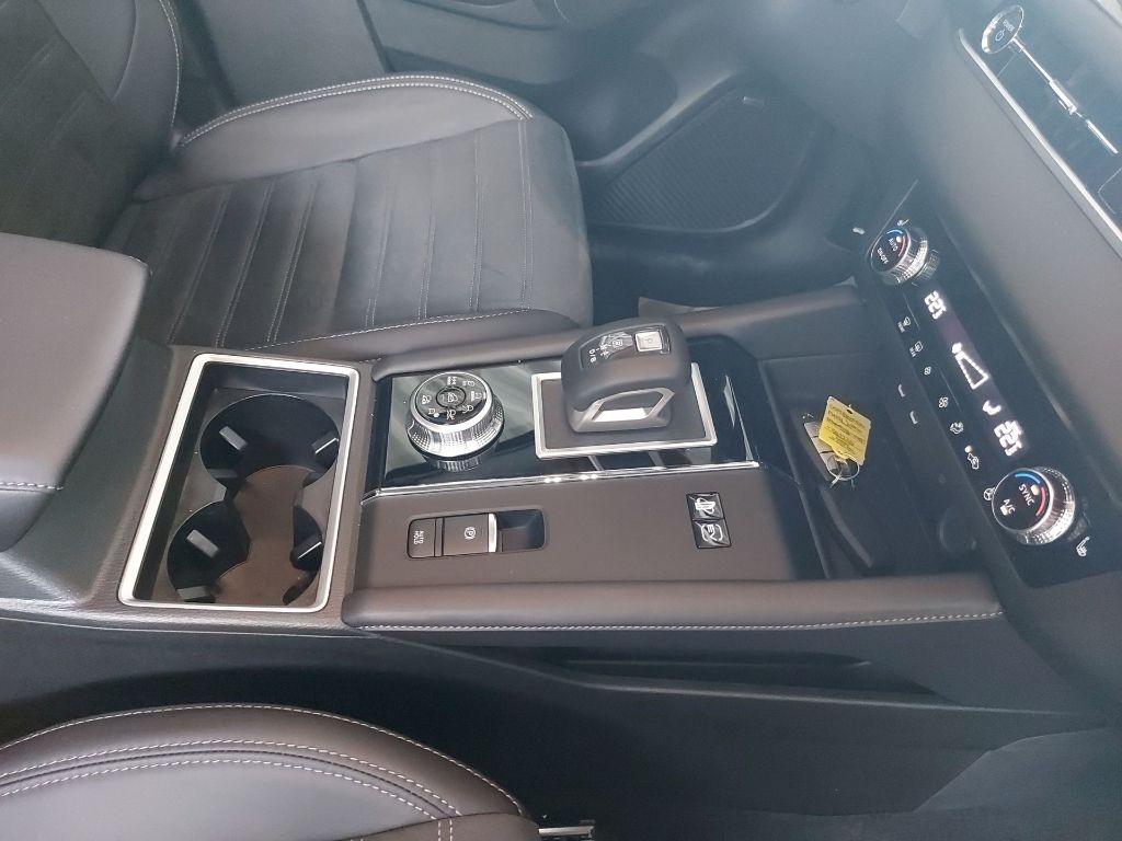 Fahrzeugabbildung Mitsubishi Outlander PHEV Intro Edition 8-fach bereift