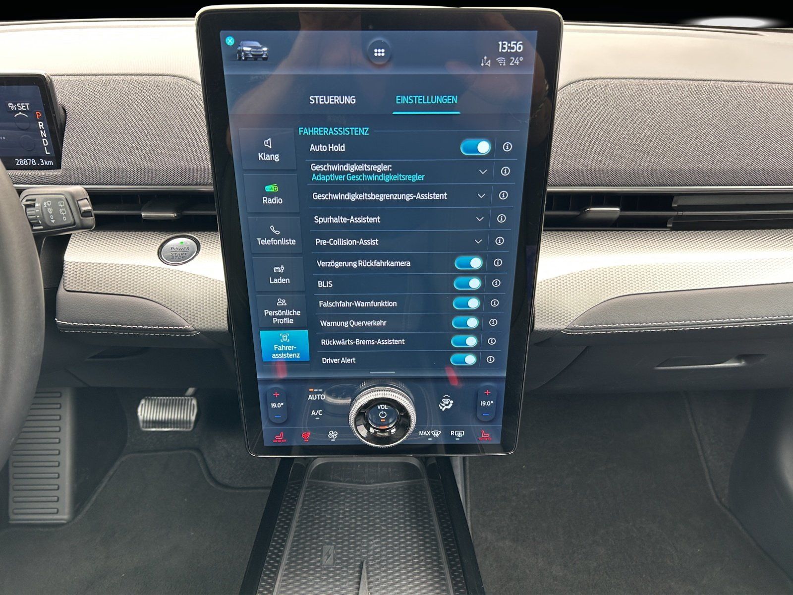 Fahrzeugabbildung Ford Mustang MACH-E Navi Leder Panodach