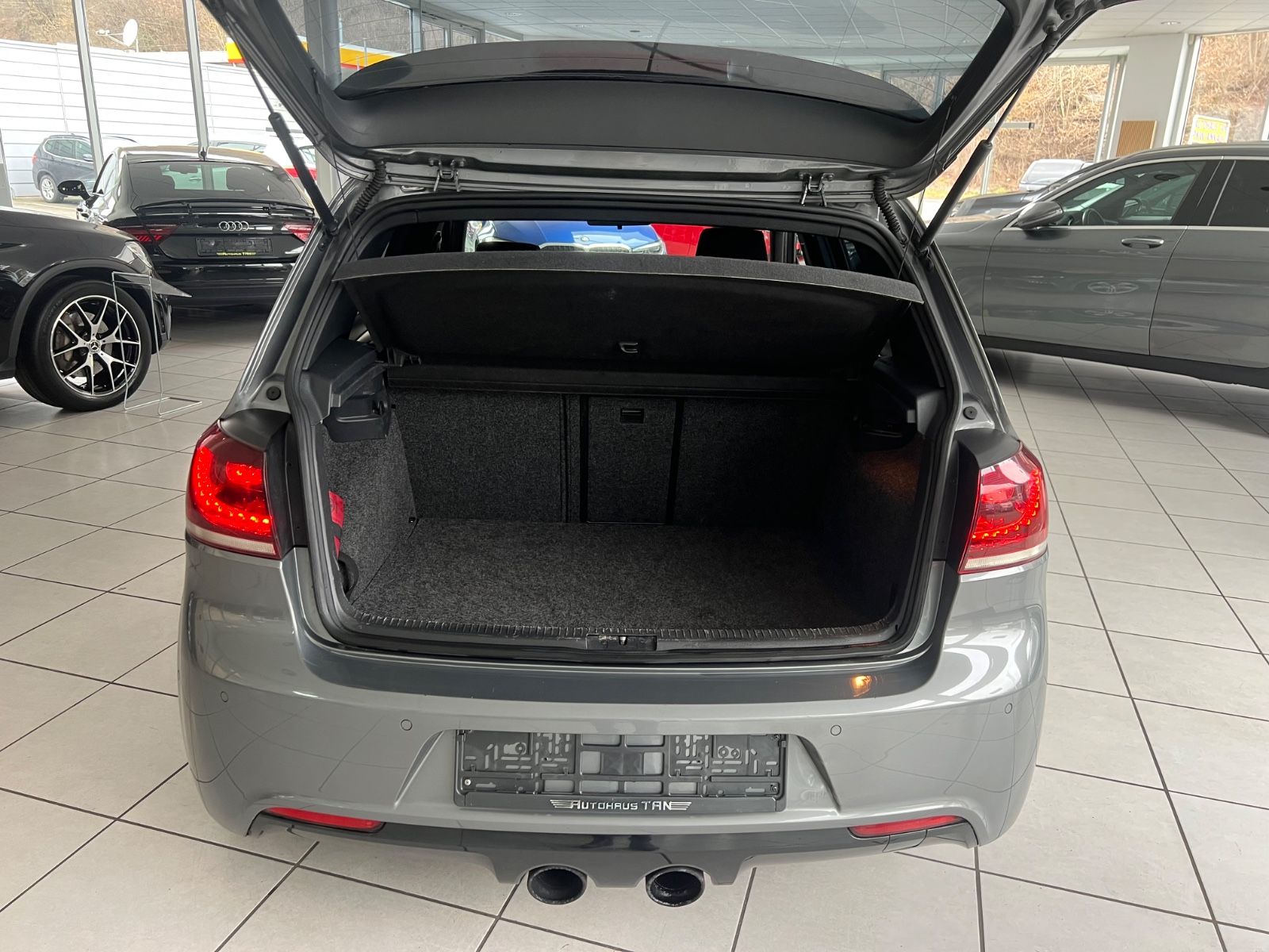 Fahrzeugabbildung Volkswagen Golf VI R 4Motion