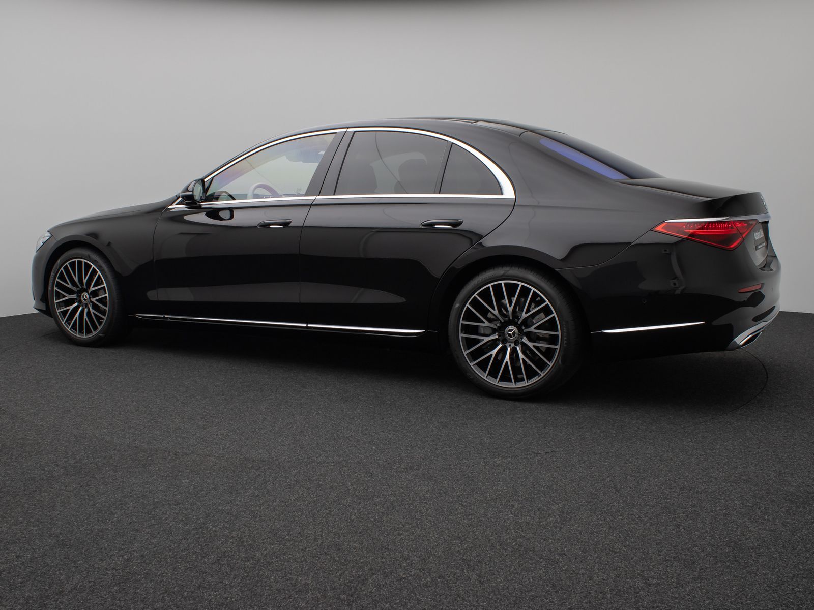 Fahrzeugabbildung Mercedes-Benz S 400d 4Matic HUD DAB 360° 9G-Tronic MBUX Ent.+