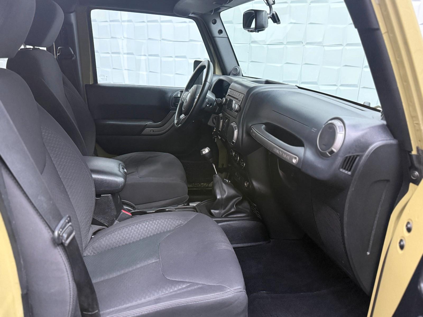Jeep Wrangler Unlimited 2.8 CRD 200 ch 4x4 BVM / 186 877 km / Commando Green / Hard-Top