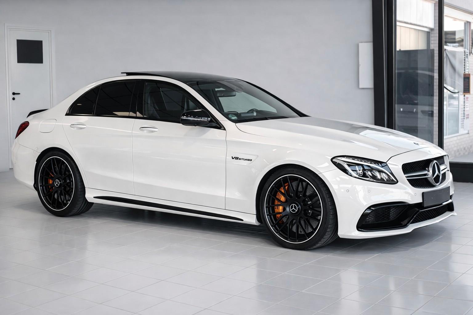 Mercedes-Benz C 63 AMG S Keramik/ MB-Garantie/ Sportsitze/Pano