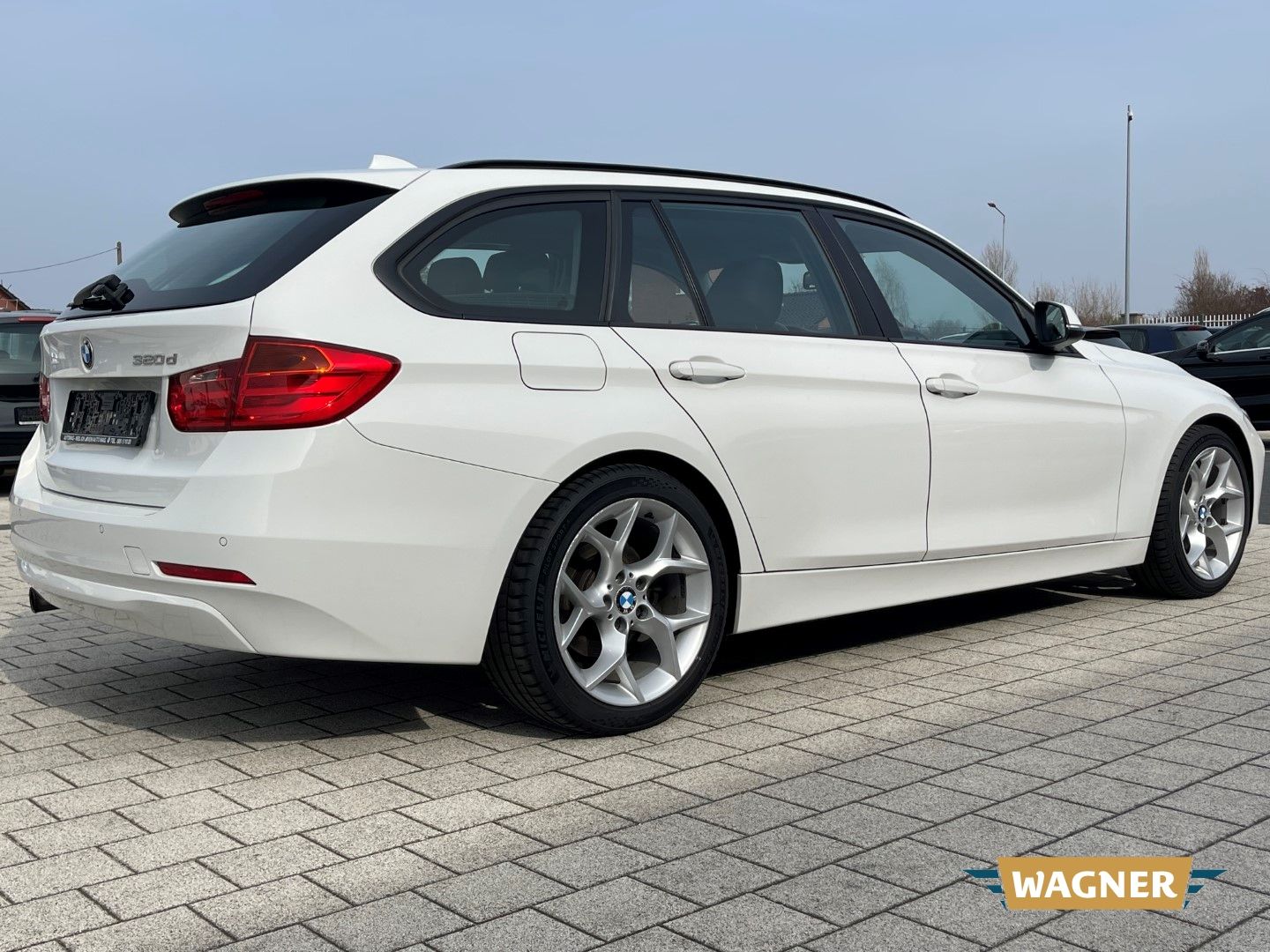 Fahrzeugabbildung BMW 320 d Touring Sitzheizung Tempomat Klimaautomati