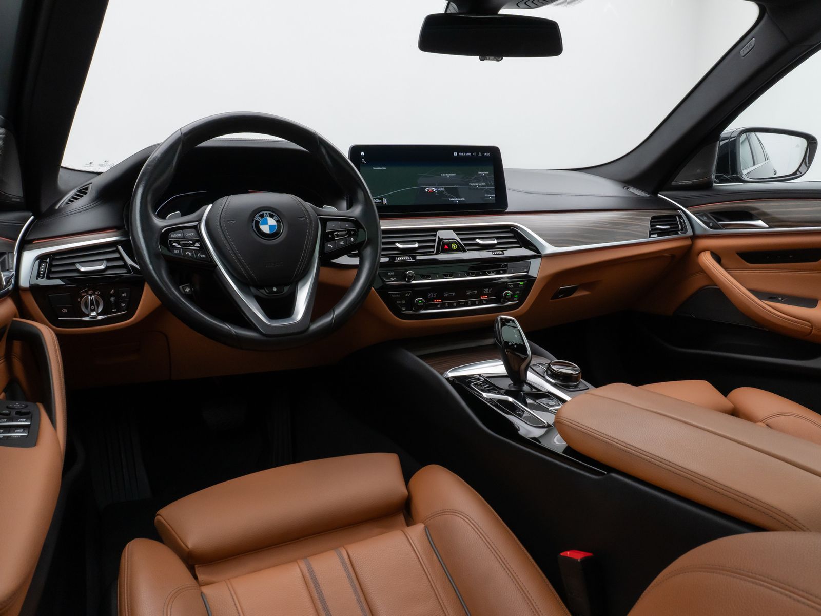 Fahrzeugabbildung BMW 540d xD Kamera Glasdach Laser HUD DAB H/K AHK