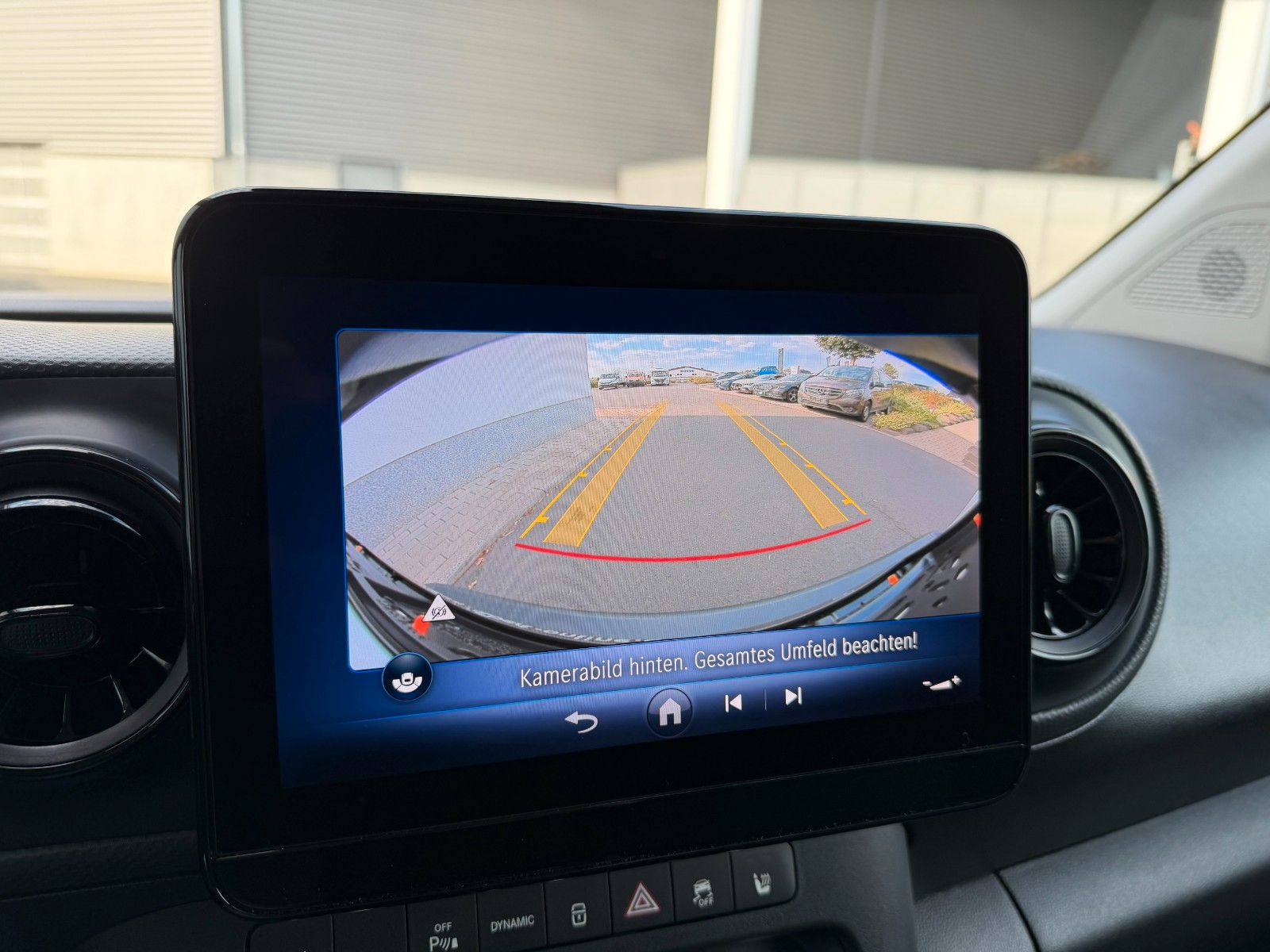 Fahrzeugabbildung Mercedes-Benz eCitan Klimaautomatik Kamera MBUX Navi