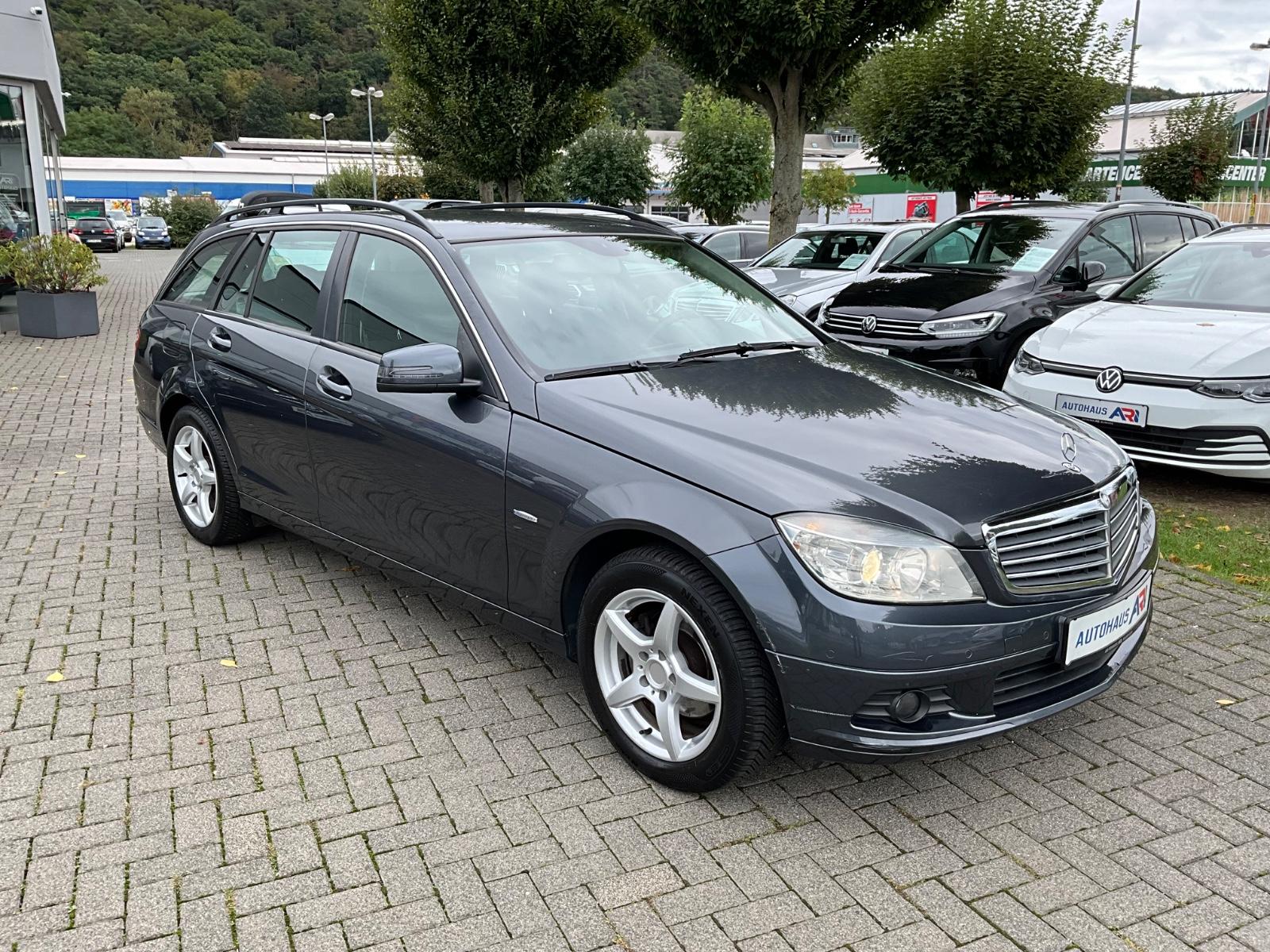 Mercedes-Benz C180 2010 — rear view