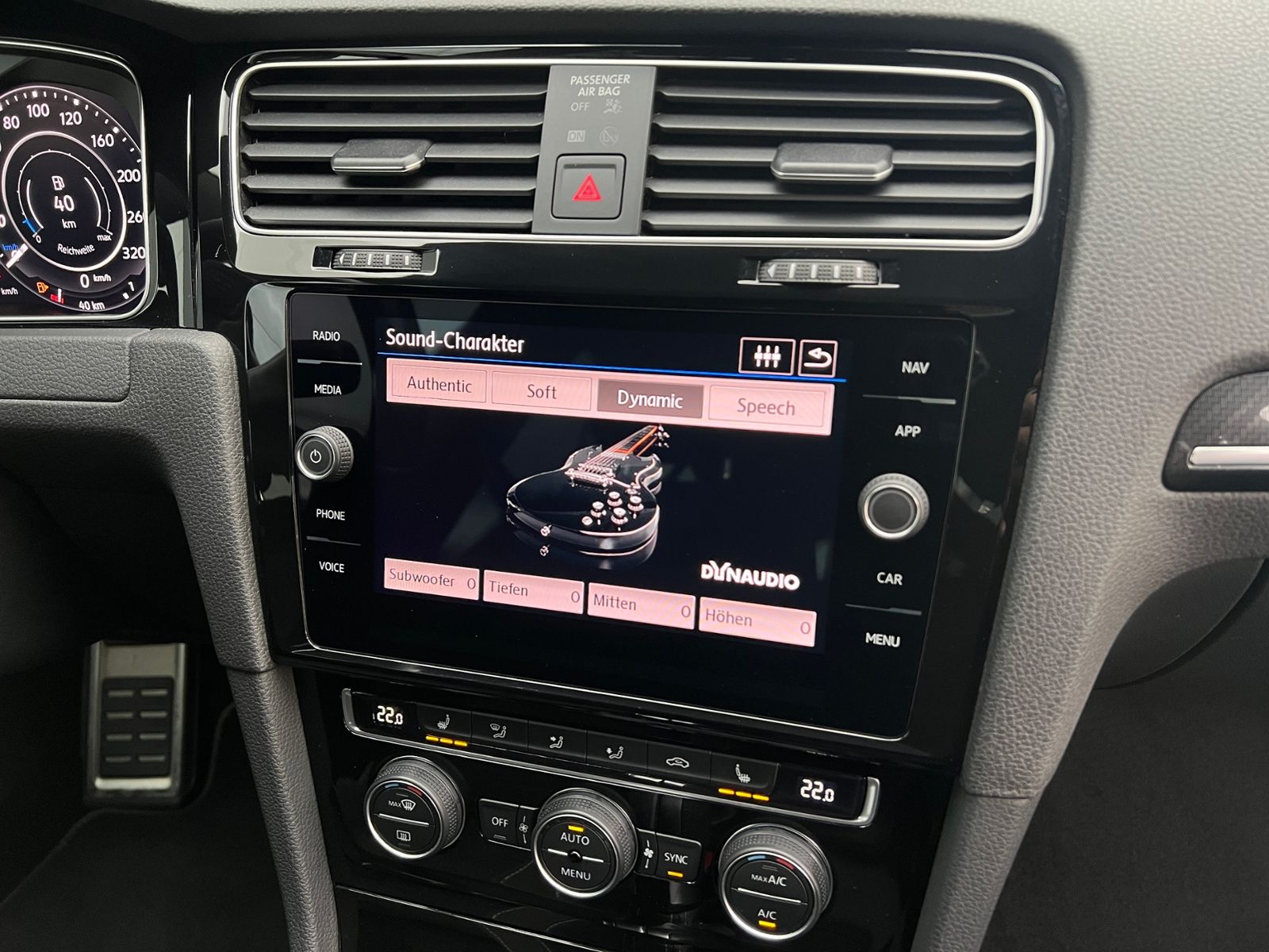 Fahrzeugabbildung Volkswagen Golf VII R 4MOTION 2.0 TSI OPF DSG *Sportauspuff