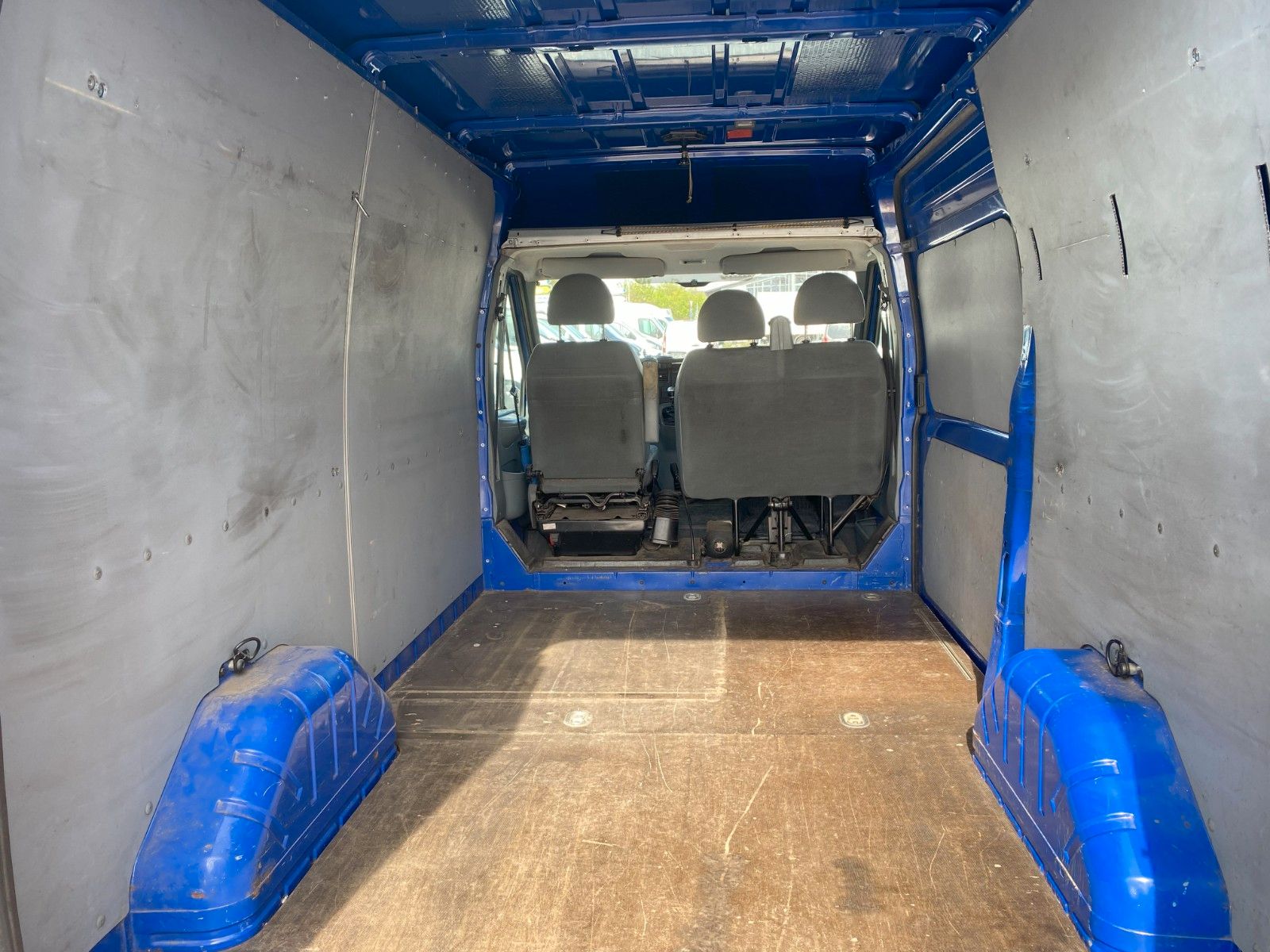 Fahrzeugabbildung Ford Transit Kasten FT 300 M Trend LKW,AHK,STH,Klima