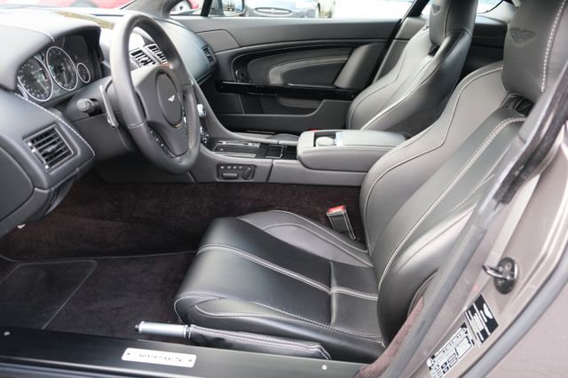 Fahrzeugabbildung Aston Martin V12 Vantage 6.0 S/Deutsch/AM SH/Neuzustand