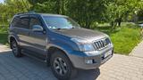 Toyota Land Cruiser 3.0 D-4D Executive NAVI 8- Sitzplät - Toyota Land Cruiser: Geländewagen