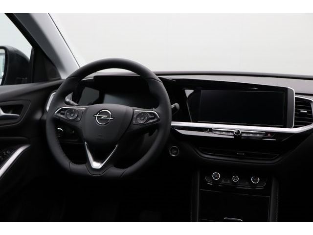 Fahrzeugabbildung Opel Grandland 1.2 GS Line AUT LED Navi ACC RK