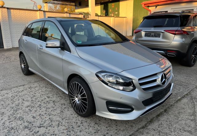 Mercedes-Benz B 250 2.0 L Panorama Comand PDC V+H  25.900 km