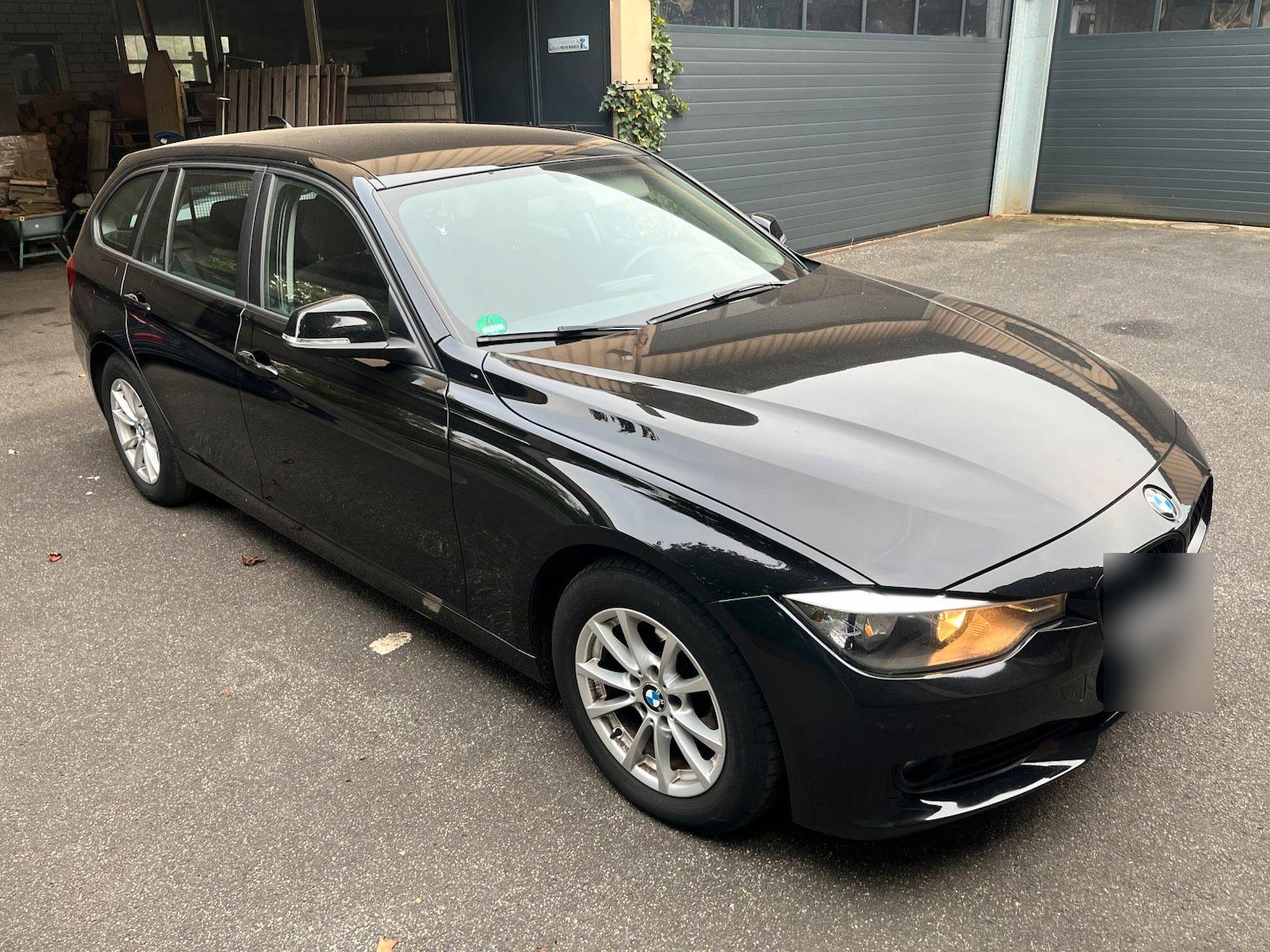 BMW 316 2013 — rear view