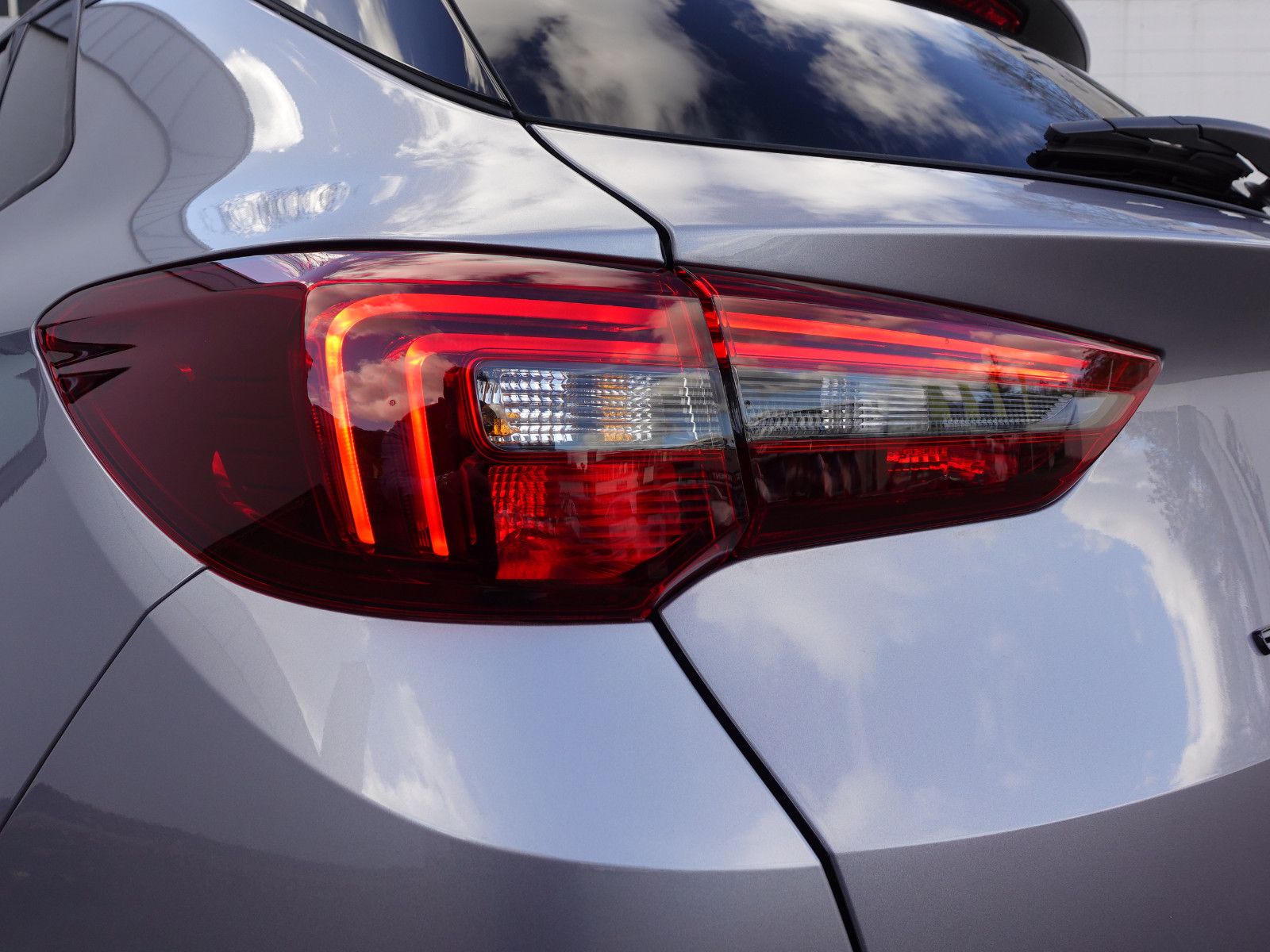 Fahrzeugabbildung Opel Grandland 1.2T AUTOMATIK,Navi,MatrixLED,Sitzhzg