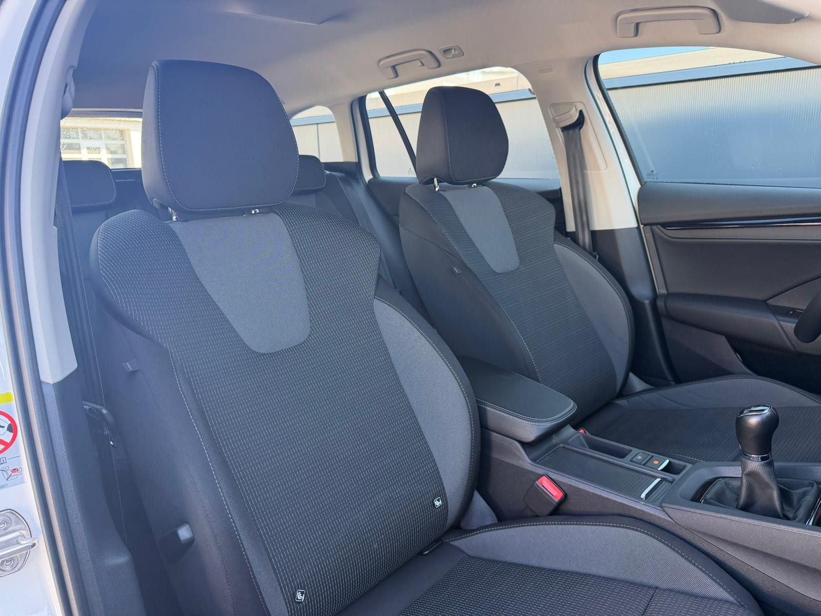 Fahrzeugabbildung SKODA Octavia Combi Ambition