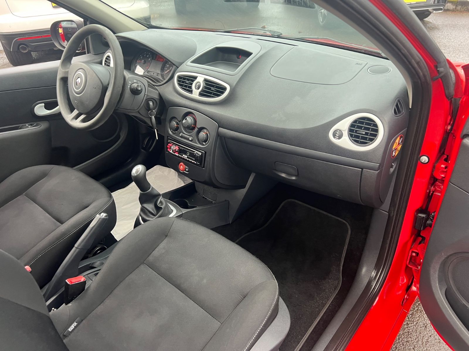 Fahrzeugabbildung Renault Clio III GPS * TÜV NEU *