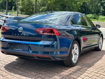 Bild 4 VW Passat Lim. *DGS*PANOdach*Masagesitz*