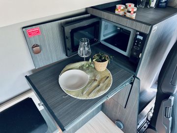 Fahrzeugabbildung Ford F-Max LUX LIVING - "Willkommen Zuhause!"