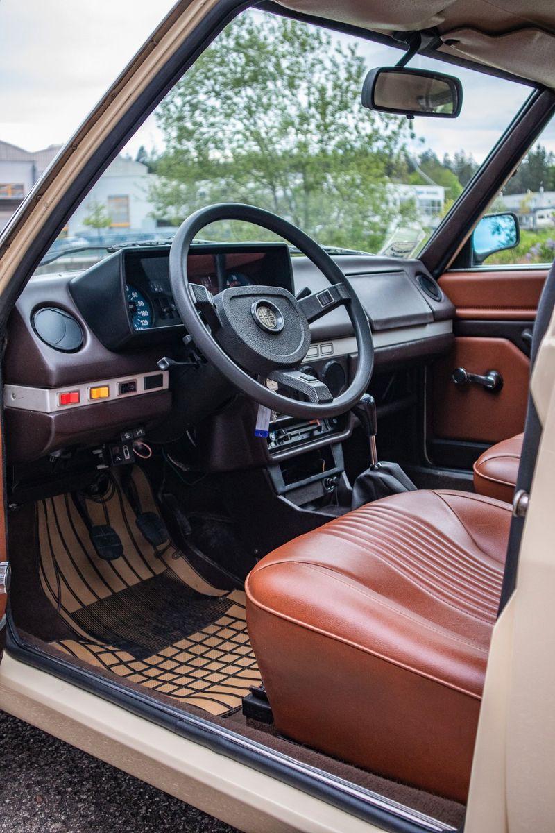 Fahrzeugabbildung Alfa Romeo Alfetta 2.0 Elfenbein*Zertifikat*Classic Gar*