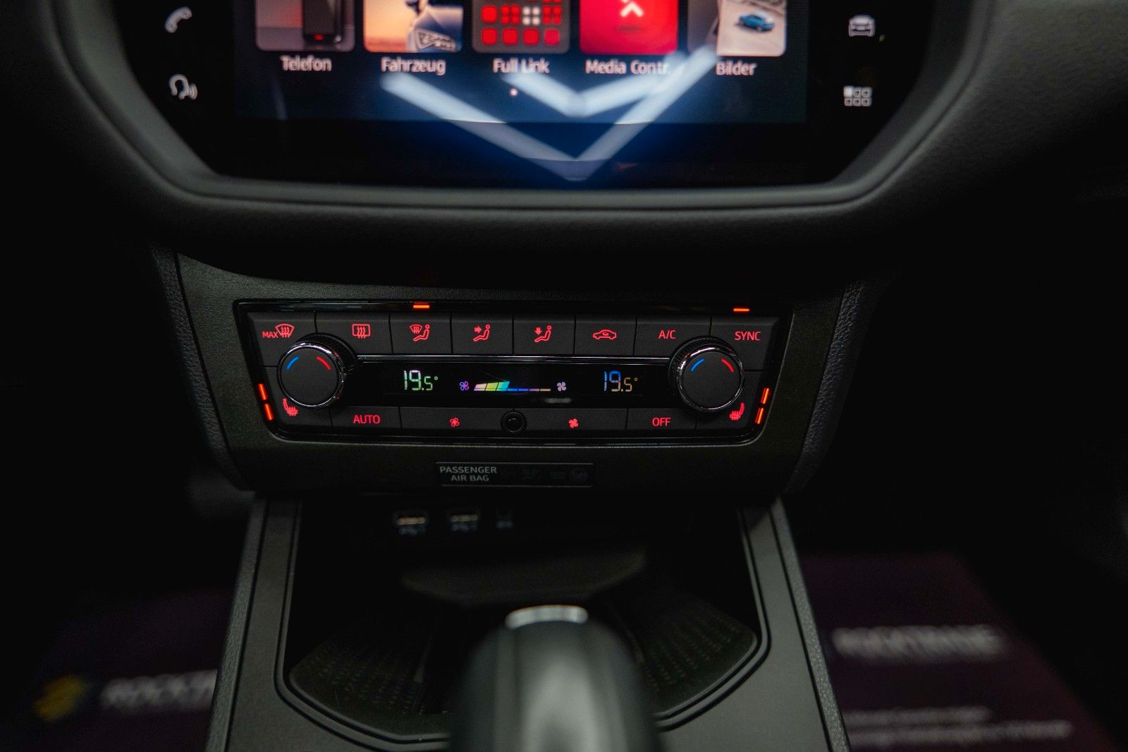 Fahrzeugabbildung SEAT Ibiza Xcellence Sport DSG *LED*Panorama*Kamera*