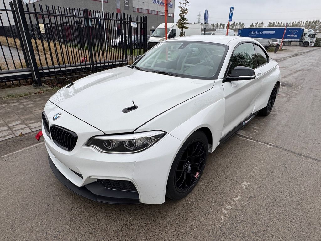 BMW M240i