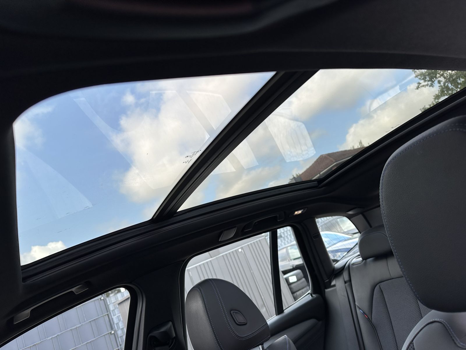 Fahrzeugabbildung BMW X3 xDrive30e M-Sport NAV+LED+ACC+PANO+360°+20ZO