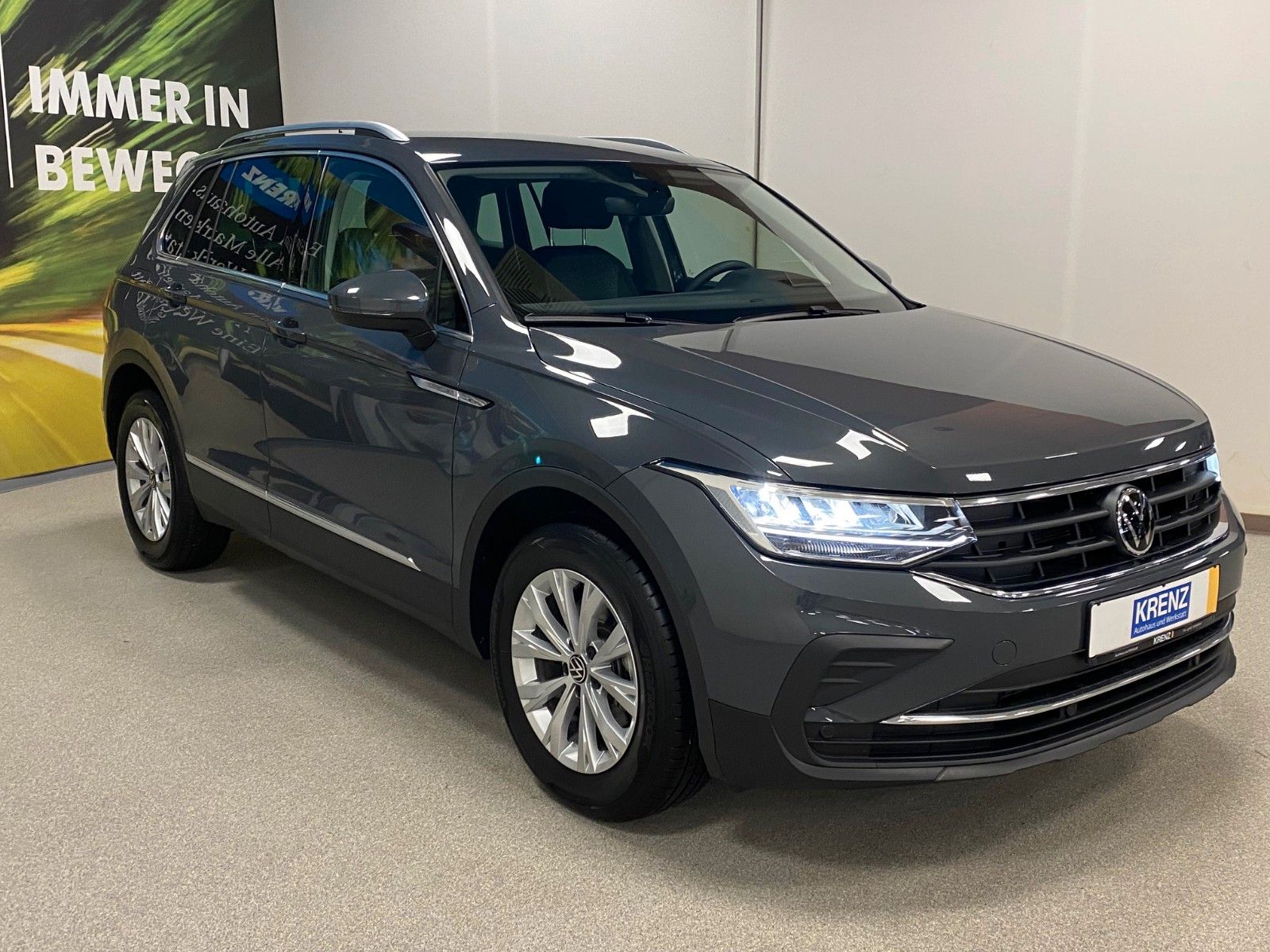 Fahrzeugabbildung Volkswagen Tiguan 1.5 TSI LIFE DSG+Head-up-Display+AHK schw