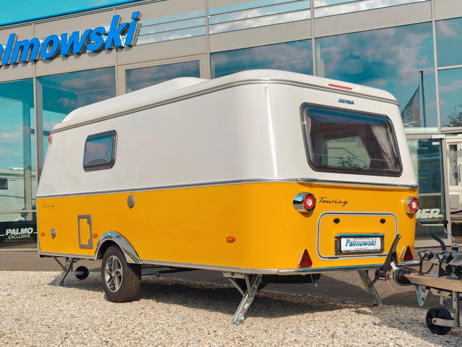 Fahrzeugabbildung HYMER / ERIBA / HYMERCAR Touring 630 Nugget Gold - Schlafdach, Combi 4E -