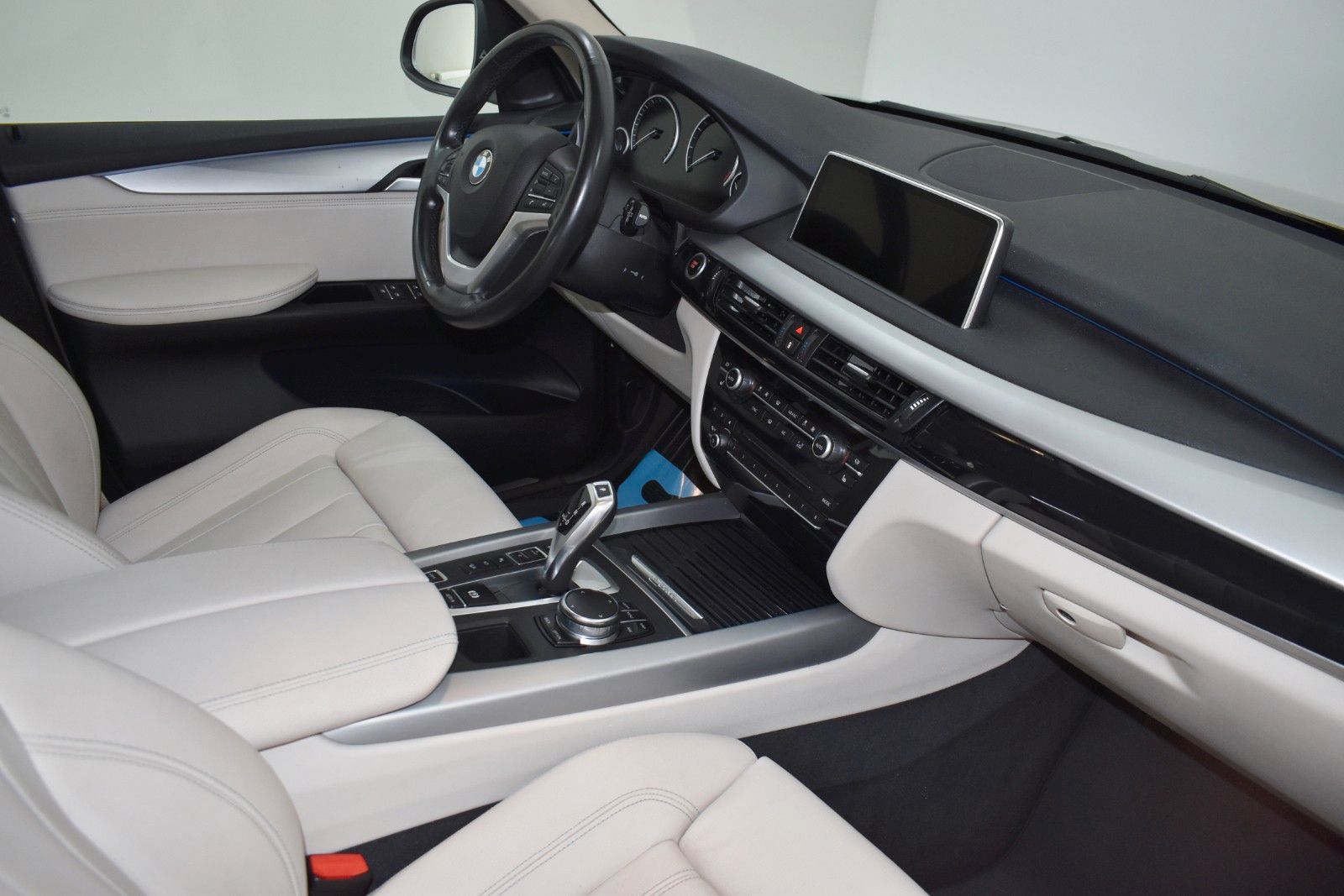 Fahrzeugabbildung BMW X5 40e xDrive DrivingAssistant Plus,Panoramadach