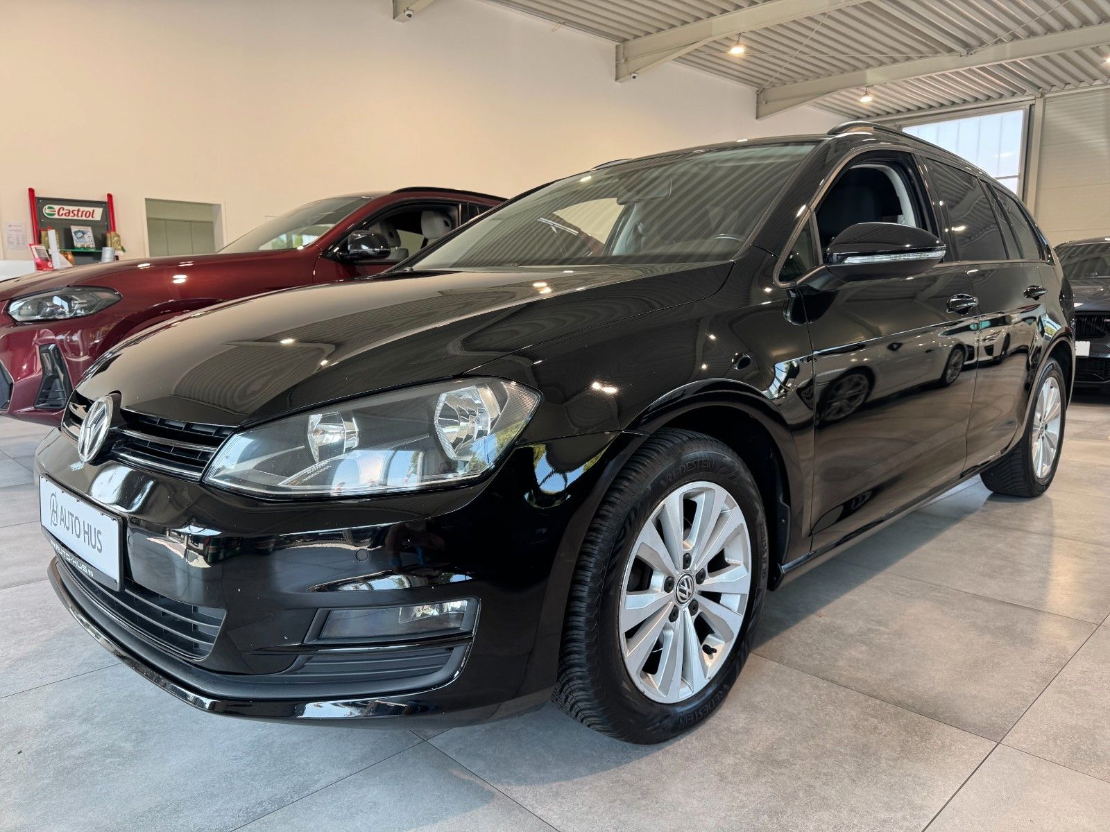 Volkswagen Golf - 1